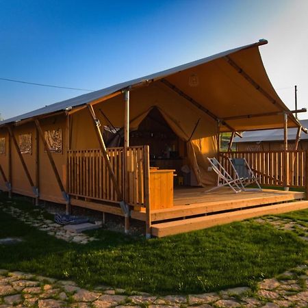 La Viola E Il Sole - Alloggi E Glamping - Fermo Bagian luar foto