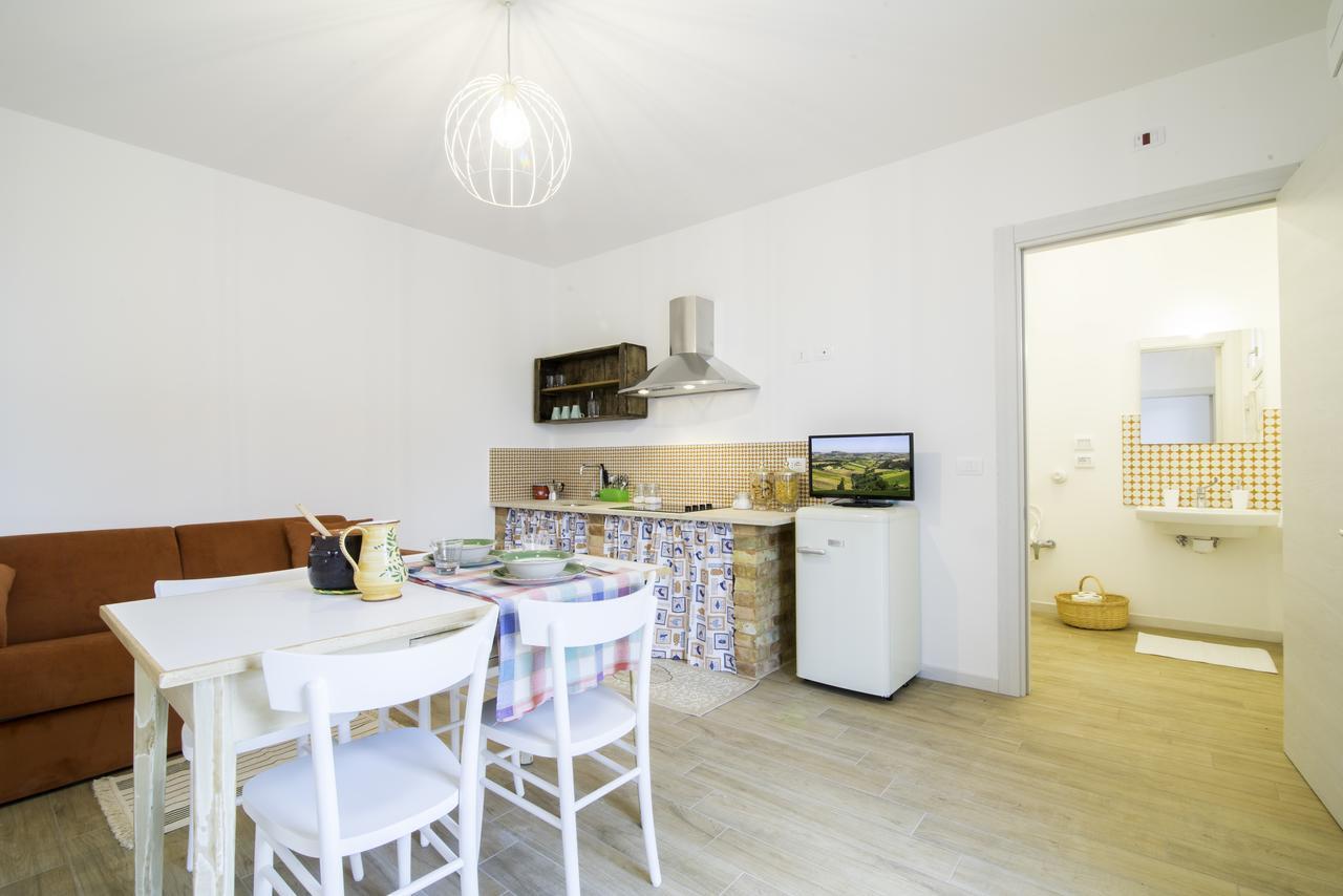 La Viola E Il Sole - Alloggi E Glamping - Fermo Bagian luar foto