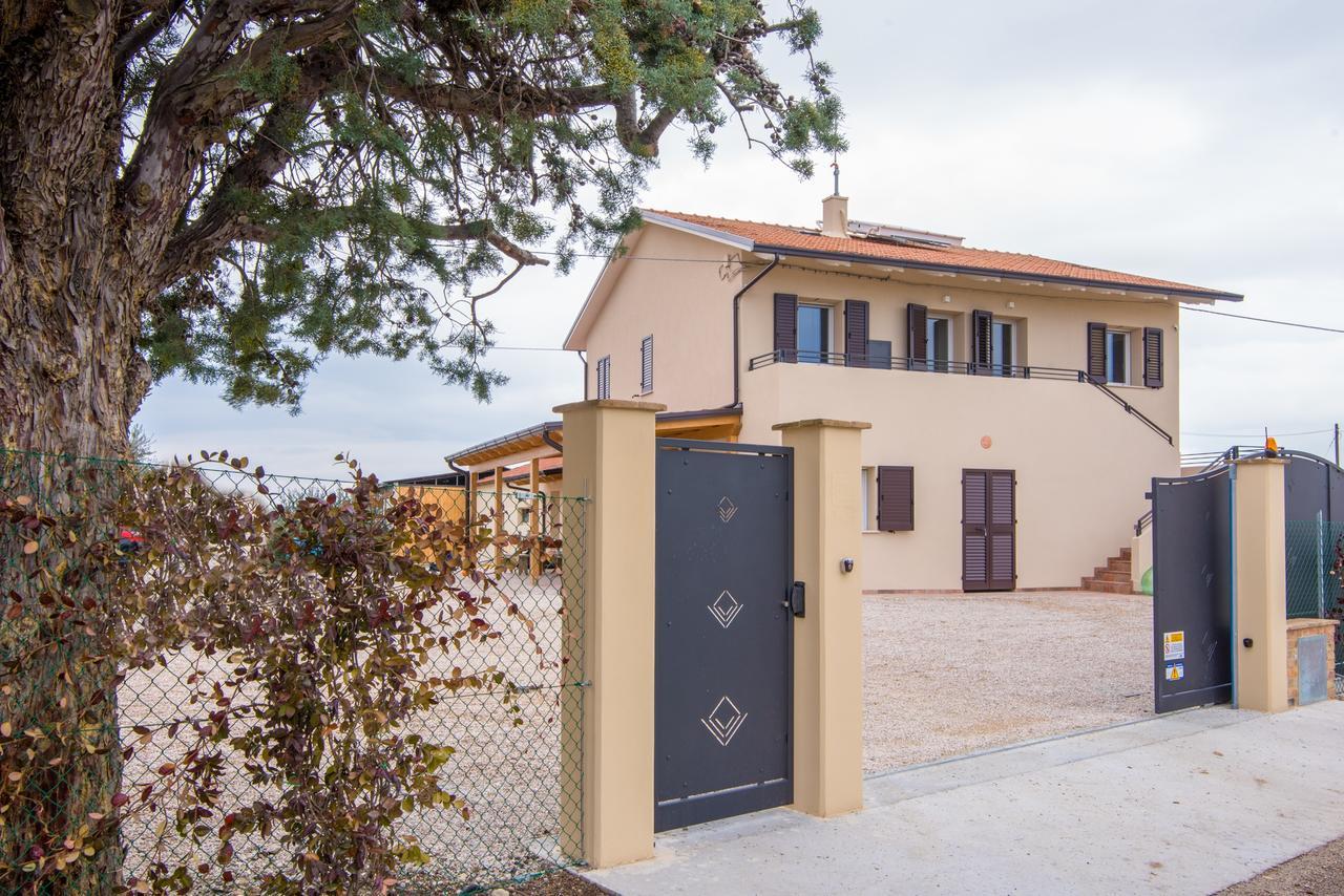 La Viola E Il Sole - Alloggi E Glamping - Fermo Bagian luar foto