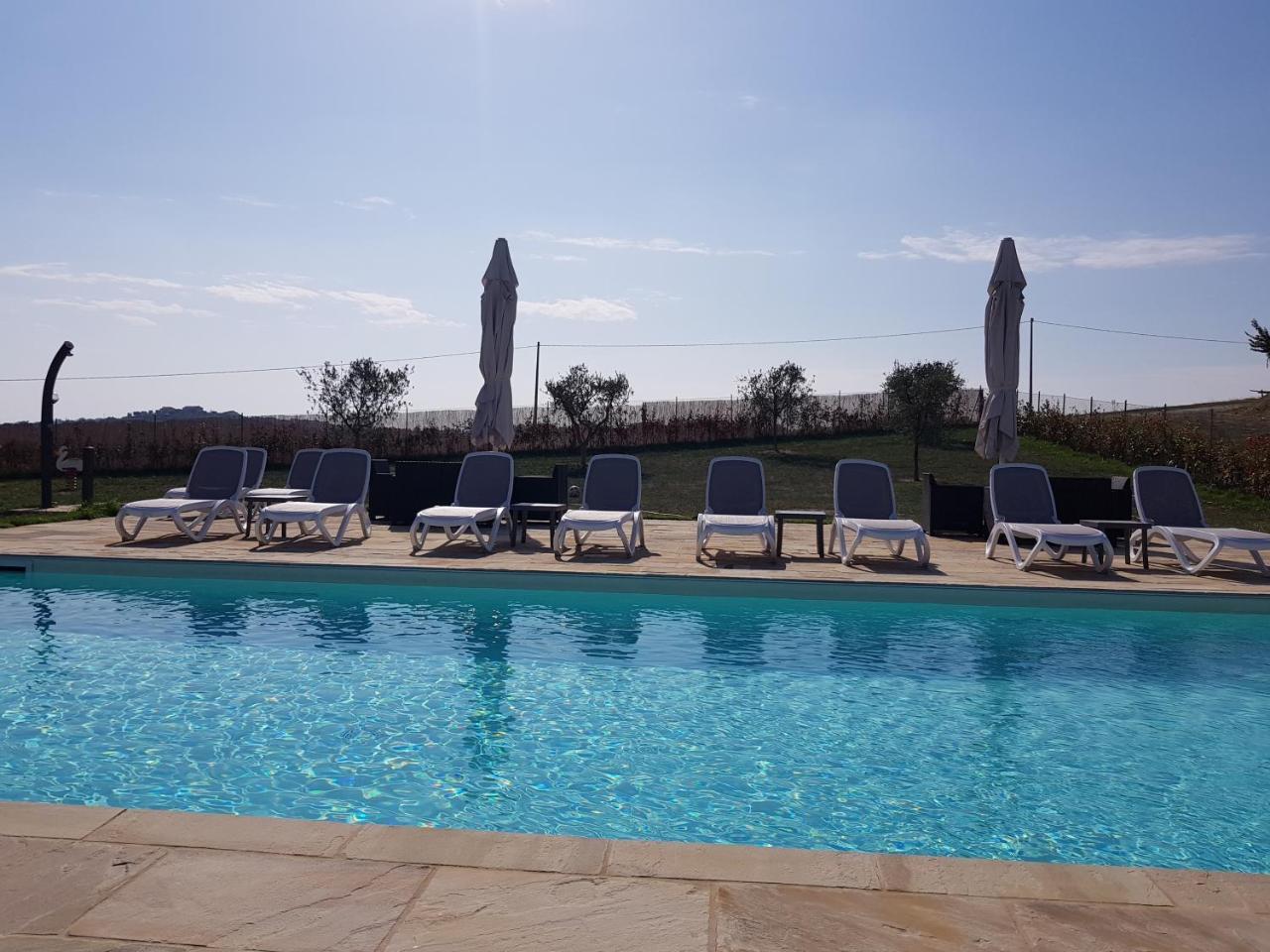 La Viola E Il Sole - Alloggi E Glamping - Fermo Bagian luar foto